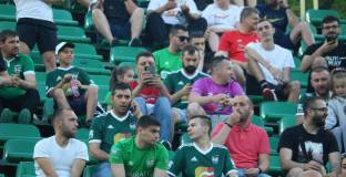 Евентуална треньорска рокада разгневи феновете на Пирин