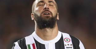 Игуаин се подложи на операция 