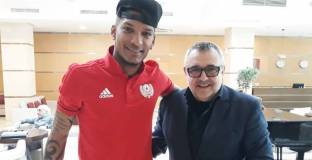 Звездата на ЦСКА приема модни съвети от проф. Любомир Стойков