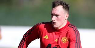 Рио: Фил Джоунс отдавна трябваше да си тръгне