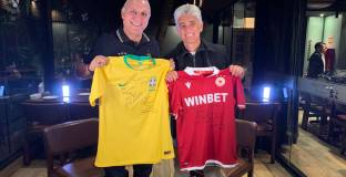 Бебето позира с фланелка на ЦСКА