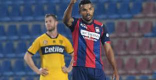 Кротоне - Парма 2:1 