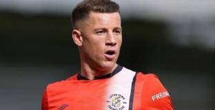 Баркли се завърна в Астън Вила