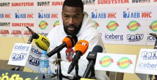 Дюкенс Назон: Искам всичко - титлата, Купата и мачове в Шампионска лига