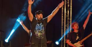 Д2 и Стефан Вълдобрев ще пеят преди Ботев Пловдив - Левски