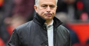 Моуриньо не знае, защо се бавят преговорите за Санчес 