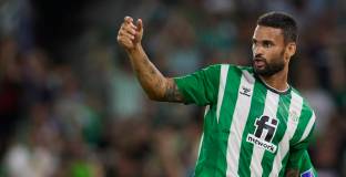 Лудогорец игра добре, но победата е за Бетис! Рома с първи успех