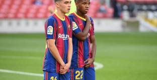 Барса преговаря с Педри и Фати