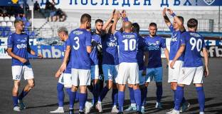 Супер атмосфера, малко футбол и без голове на Спартак Варна - Черно море (видео)