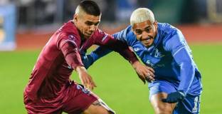 Три греди спряха Левски срещу Септември София