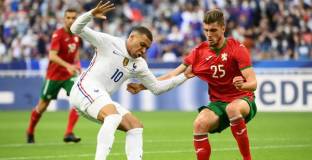 Лесна победа над България - Франция отива на Европейското с настроение (видео)