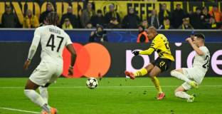 Дортмунд у дома се справи с Щурм Грац