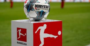 Бундеслигата може да рестартира сезона с по 239 човека на мач
