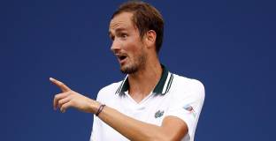 Медведев с втора победа на Заключителния турнир