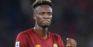   Джонсън смята, че за Челси е рисковано да върнат Ейбрахам