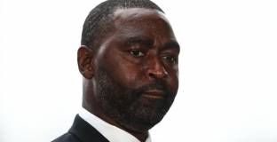 Коул: Ман Юнайтед прави всичко наопаки 