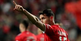 Бенфика и Аякс с резултатно равенство (видео)