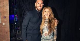 Кошмарът на Пике: Рамос връчи награда на Шакири за песен за бившия ѝ съпруг 