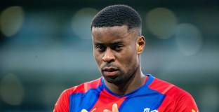 Ман Юнайтед и Арсенал са готови да се борят за Марк Гуехи