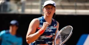   Швьонтек прегази Касаткина и е на финал 