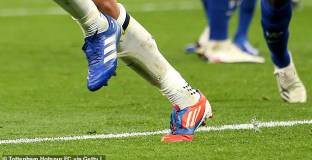 Ламела обясни защо е играл с различни обувки