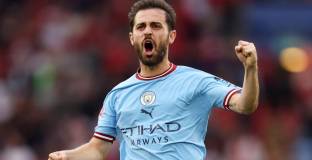 Бернардо Силва очаква отговор от Барса