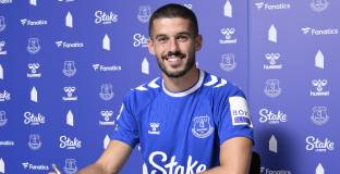  Милс смята, че Коуди може да измести Магуайър 