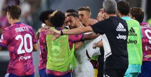 Юве отново с грешна стъпка, драма с червени картони в края срещу Салернитана 