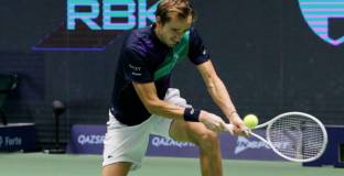 Медведев обясни защо се отказа срещу Джокович 