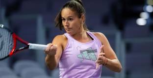 Швьонтек и Гарсия започнаха с победи на Финалния турнир на WTA