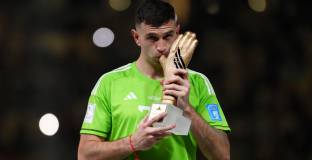 Мартинес е готов да напусне Астън Вила