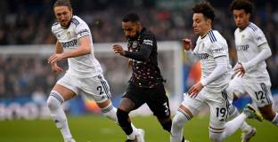 Лийдс - Брентфорд 0:0 