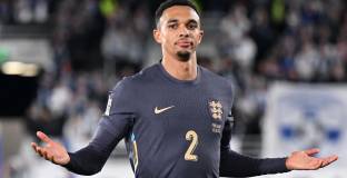 Кейн разкритикува играта на Трент в защита 