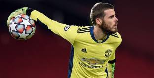 Де Хеа подобри постижение на Едвин ван дер Сар