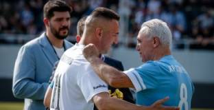 Шоу с 6 гола зарадва 10 000 на 