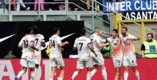 Рома разплака борещия се за титла Интер