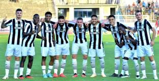 Локомотив Пловдив няма спирачка - отнесе и Славия (видео)