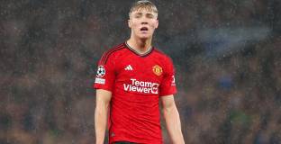 Бербатов даде съвет на Хьойлунд