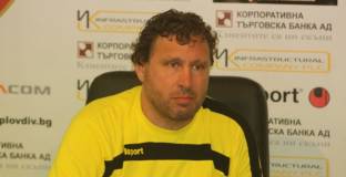 Вили Вуцов куфее полугол след финала за Купата: Ши*аме чорбарите (видео)