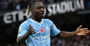 Гол и 4 асистенции за Доку над Борнемут (видео)