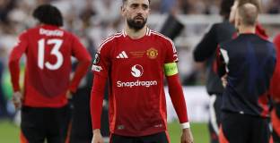 Юнайтед спря Вила за ШЛ в последния момент