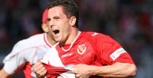 Славия взе бивш национал, отборът замина на лагер преди Лига Европа