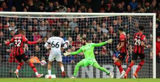 Борнемут надигра Ливърпул, Салах порти дузпа