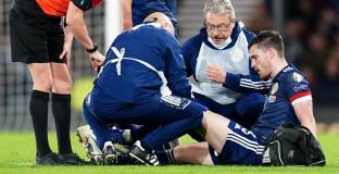 Робъртсън се завръща в Ливърпул с контузия