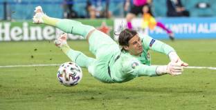 Зомер напусна лагера на швейцарците 