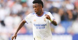 Реал Мадрид ще поднови с Жуниор