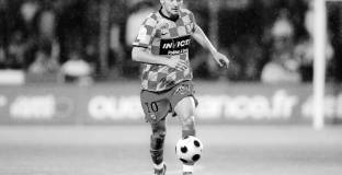 41-годишен бивш сръбски национал почина по време на мач 