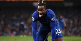 Астън Вила иска да наеме Батшуай