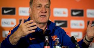 Адвокаат няма да поднови договора си с Холандската федерация 