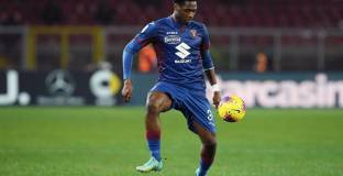 Евертън и Уест Хем се интересуват от защитник на Торино